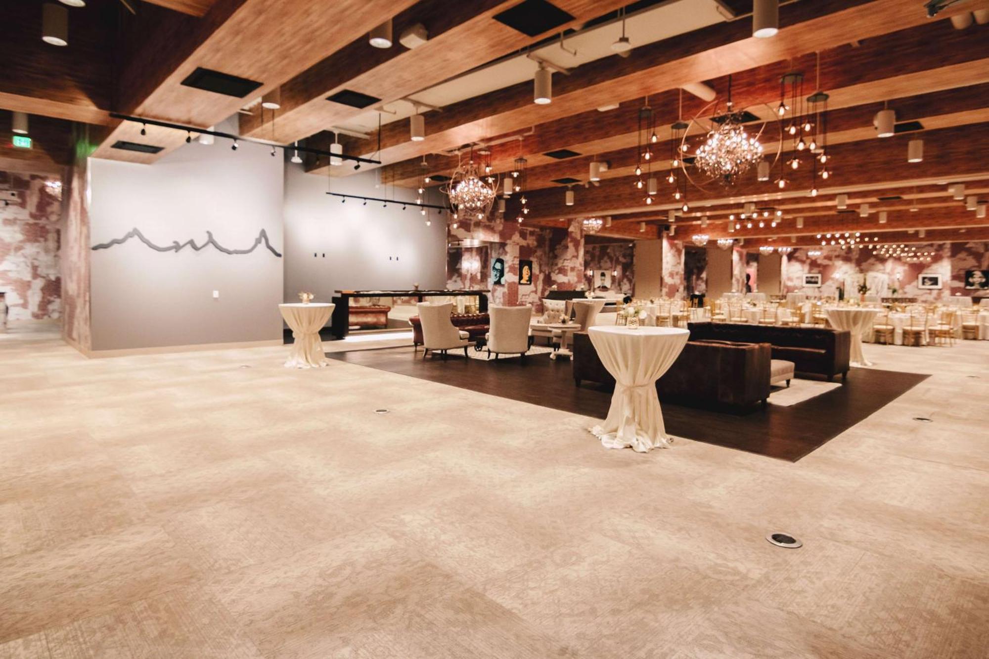 Whitney Peak Reno, Tapestry Collection By Hilton